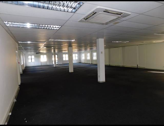 472M² OFFICE TO LET IN HYDE PARK